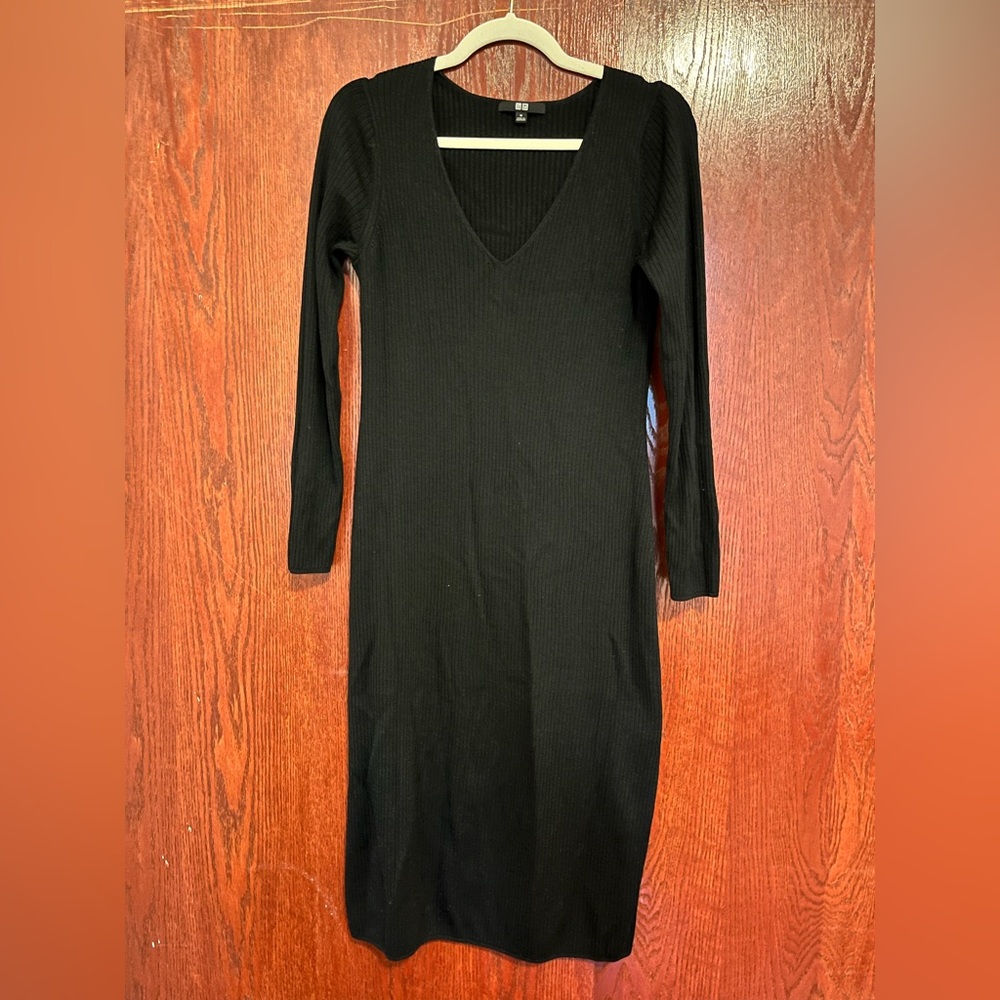 Uniqlo black knit / sweater dress